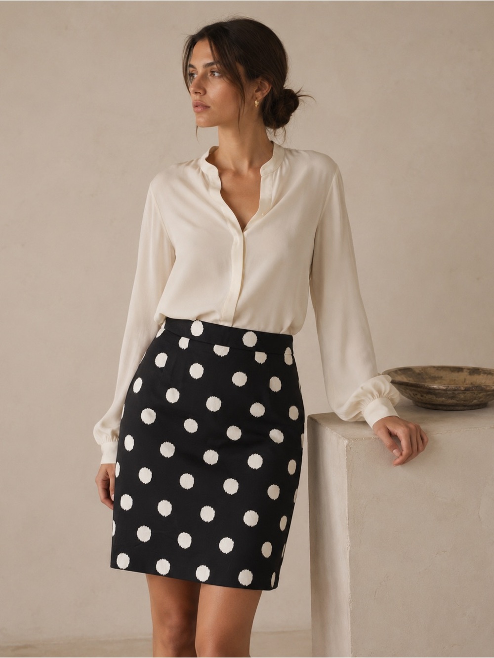 Ann Taylor LOFT Black and White Polka Dot Mini Pencil Skirt w/pockets Size 4